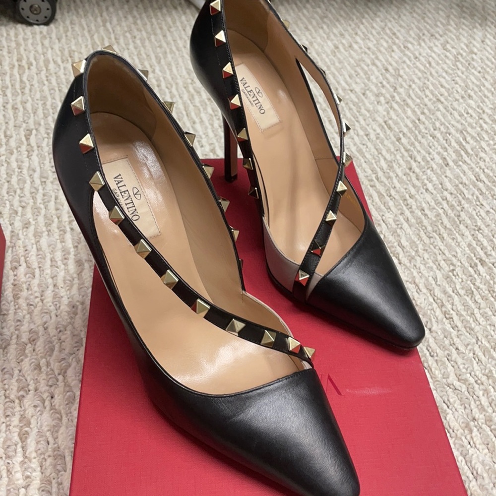 Valentino black and nude heel, size 39
